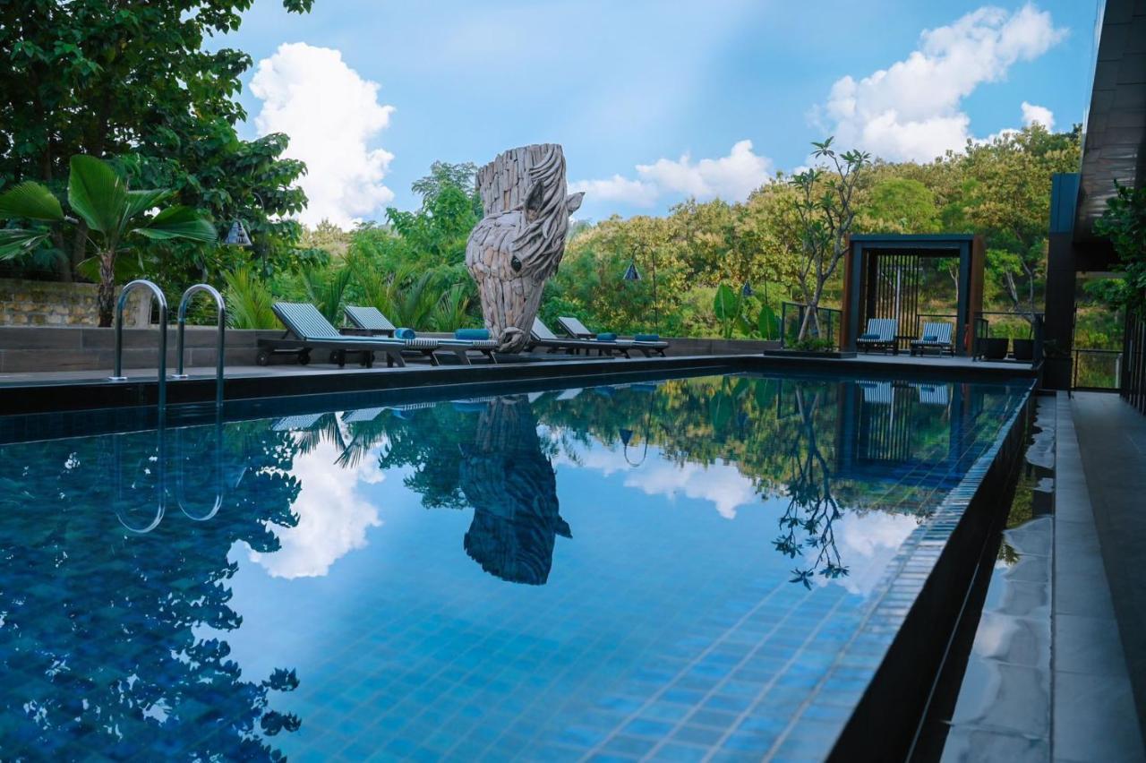 Sima Sumba Hotel Tambolaka Bagian luar foto